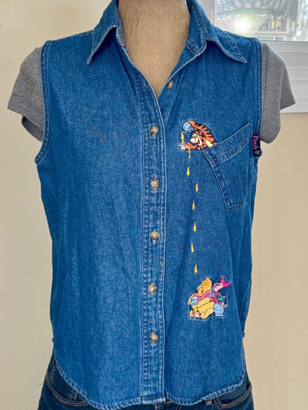 Vintage Disney Winnie the Pooh Sleeveless Top Size Small